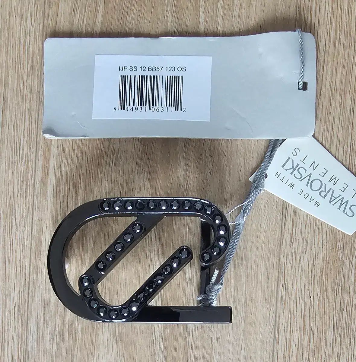SWAROVSKI スワロフスキー 黒色 ベルト 緑色 30