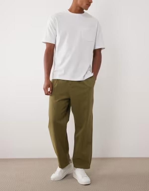エイソス メンズ ボトムス カジュアルパンツ ASOS DESIGN relaxed tapered pants with pleats Khaki カーキ