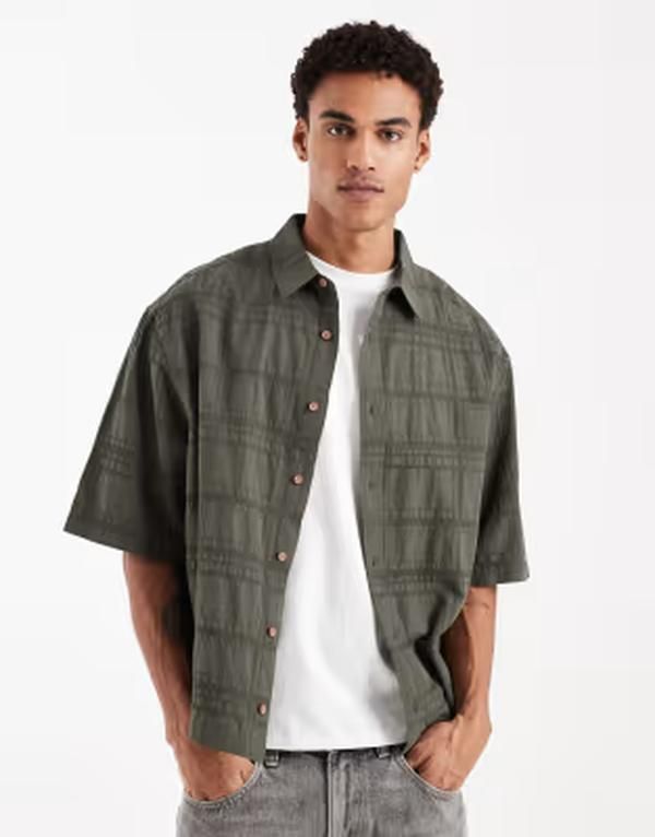 エイソス メンズ トップス シャツ ASOS DESIGN boxy oversized shirt with textured checkhaki カーキ