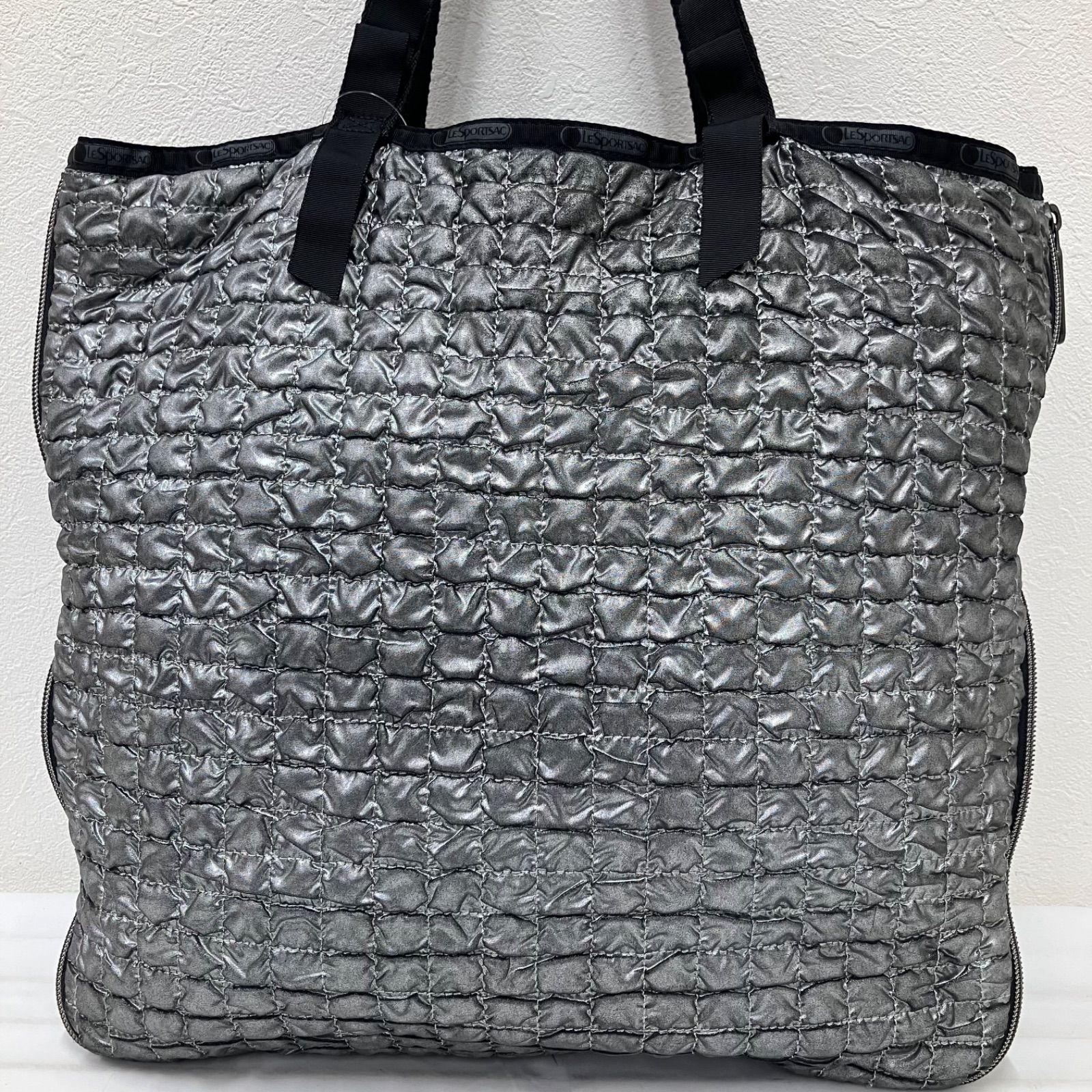 3827　LeSportsac　レスポートサック　トートバッグ　 エッセンシャル　メタリック　シルバー系　 ナイロン　軽量　マチ拡張　レディース