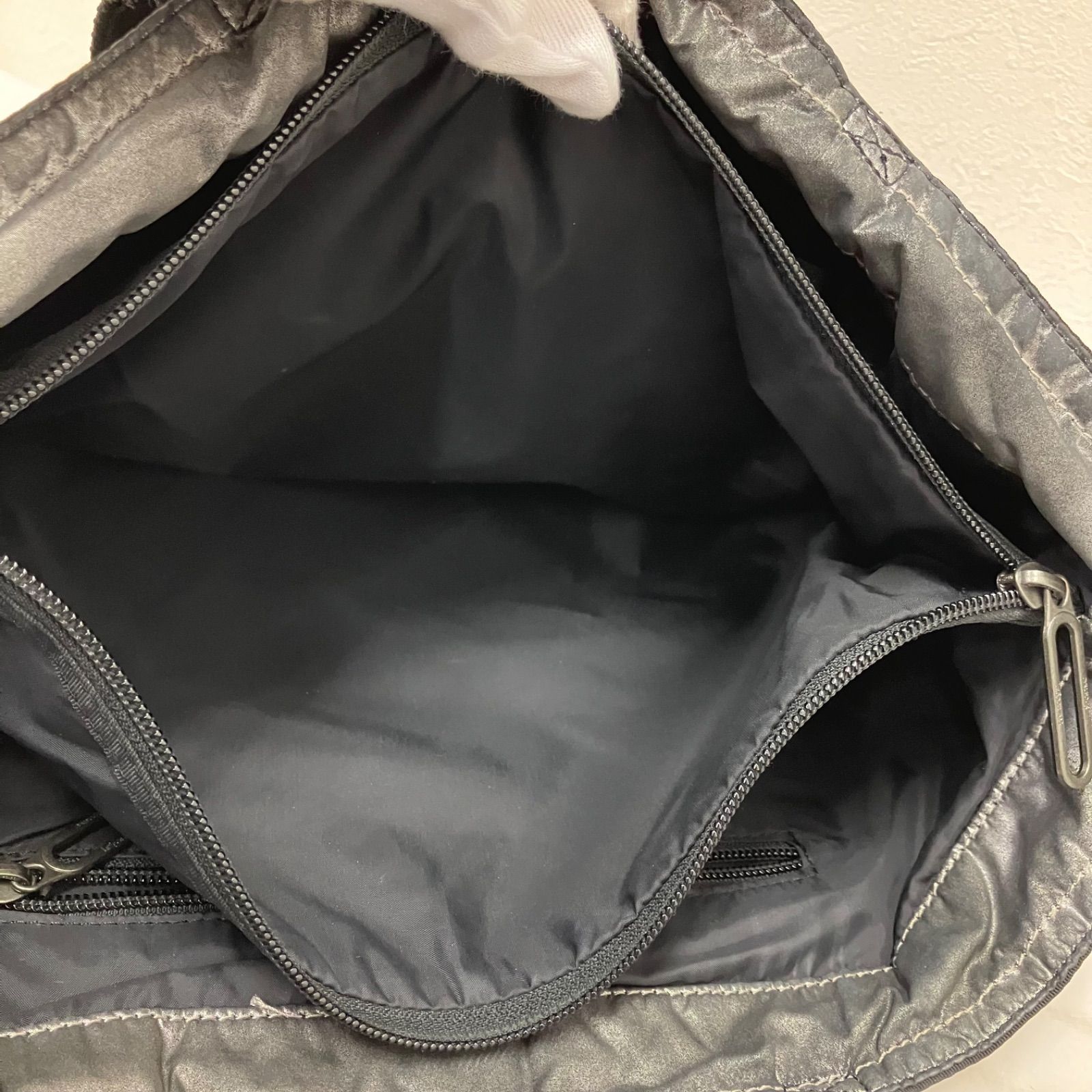 3827 LeSportsac レスポートサック トートバッグ エッセンシャル メタリック シルバー系 ナイロン 軽量 マチ拡張 レディース 3827 LeSportsac レスポートサック トートバッグ エッセンシャル メタリック シルバー系 ナイロン 軽量 マチ拡張 レディース