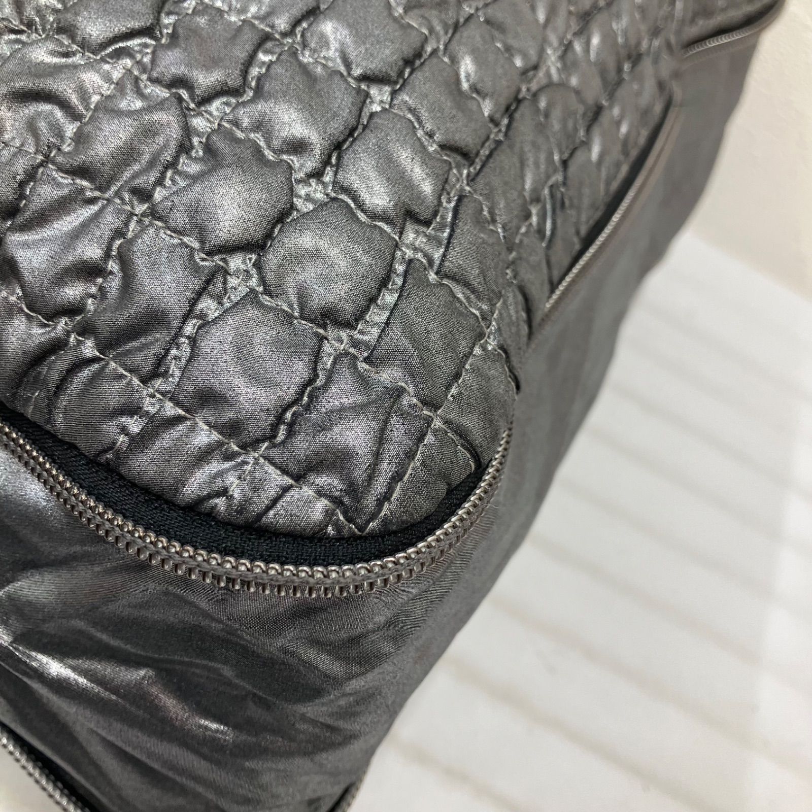 3827 LeSportsac レスポートサック トートバッグ エッセンシャル メタリック シルバー系 ナイロン 軽量 マチ拡張 レディース 3827 LeSportsac レスポートサック トートバッグ エッセンシャル メタリック シルバー系 ナイロン 軽量 マチ拡張 レディース