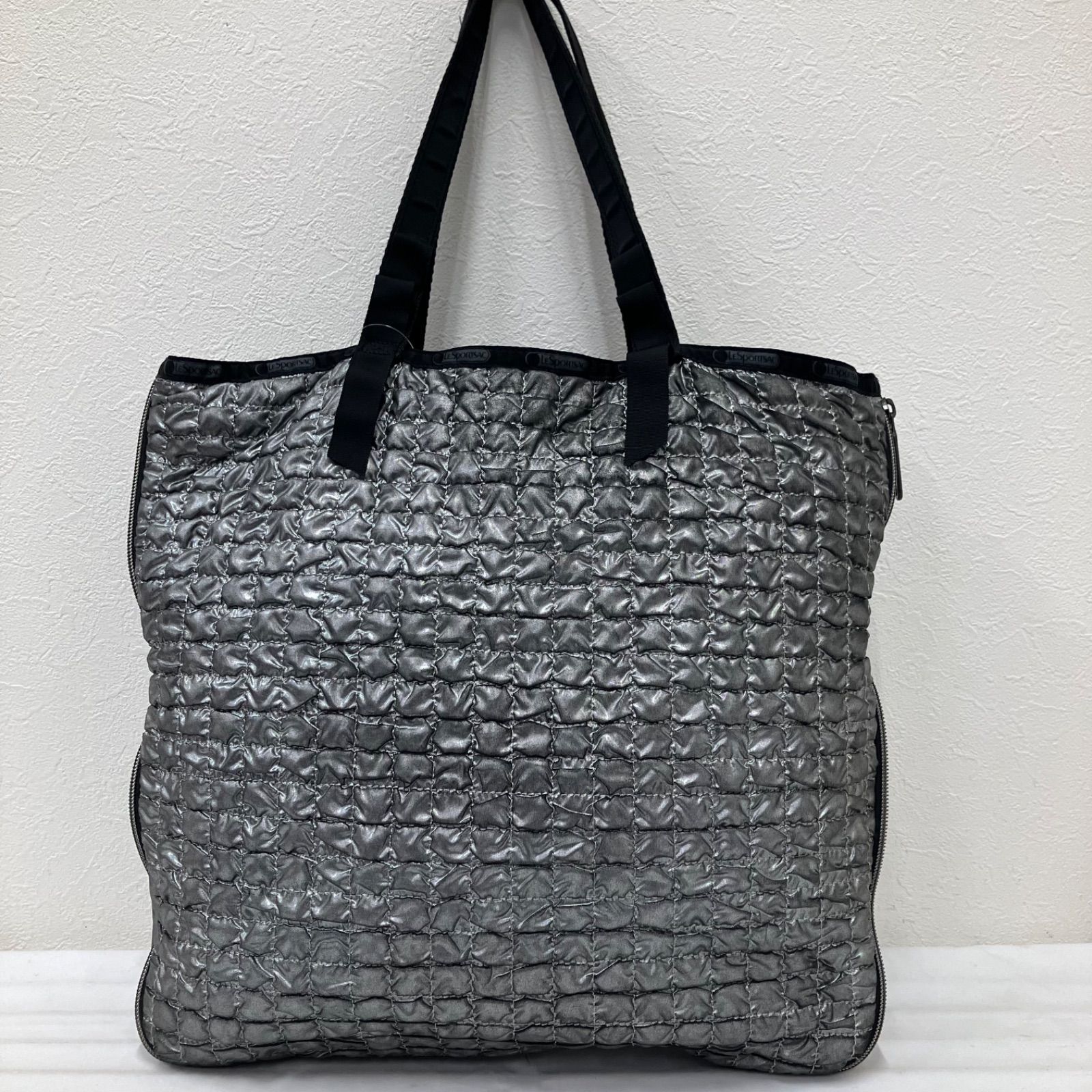 3827 LeSportsac レスポートサック トートバッグ エッセンシャル メタリック シルバー系 ナイロン 軽量 マチ拡張 レディース 3827 LeSportsac レスポートサック トートバッグ エッセンシャル メタリック シルバー系 ナイロン 軽量 マチ拡張 レディース