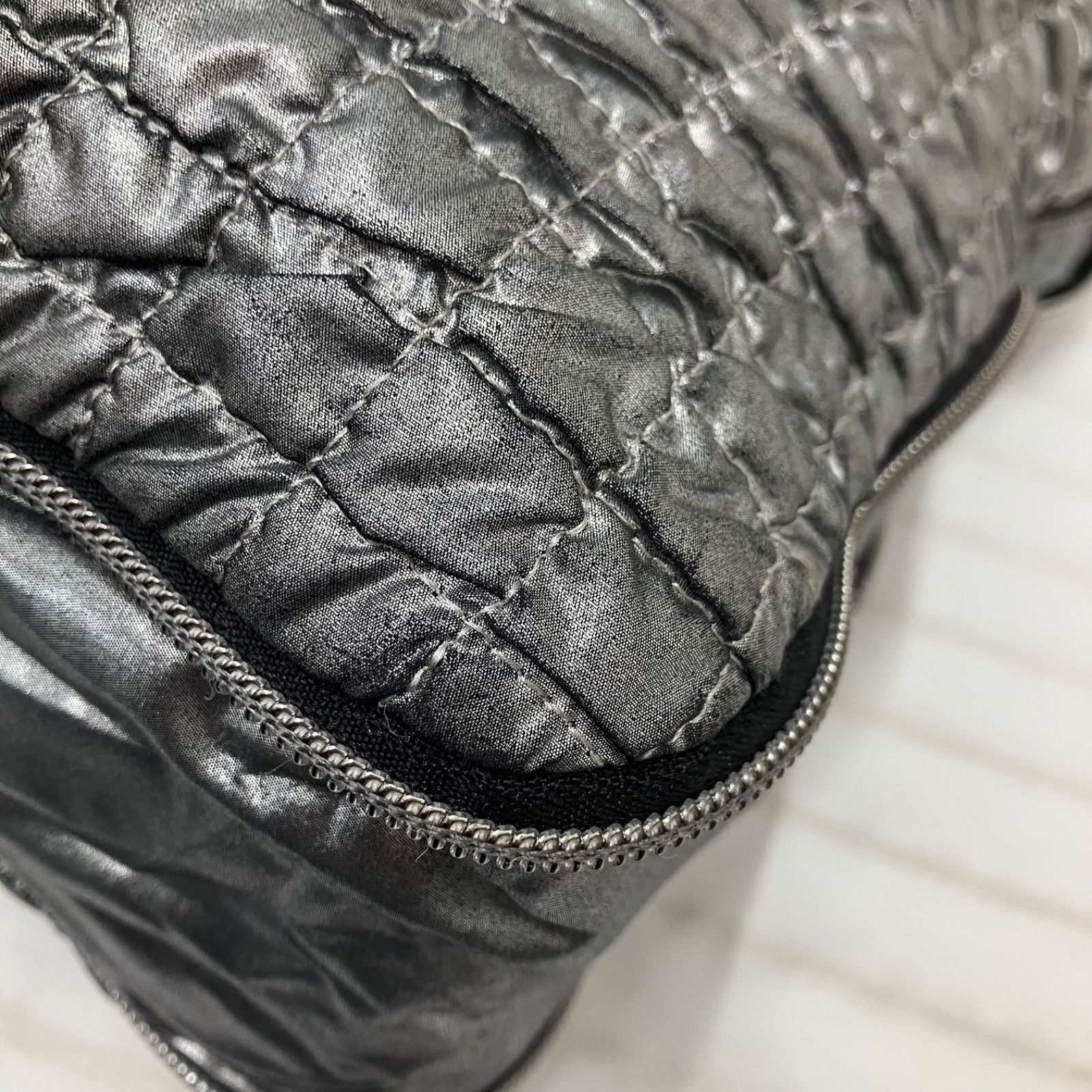 3827 LeSportsac レスポートサック トートバッグ エッセンシャル メタリック シルバー系 ナイロン 軽量 マチ拡張 レディース 3827 LeSportsac レスポートサック トートバッグ エッセンシャル メタリック シルバー系 ナイロン 軽量 マチ拡張 レディース