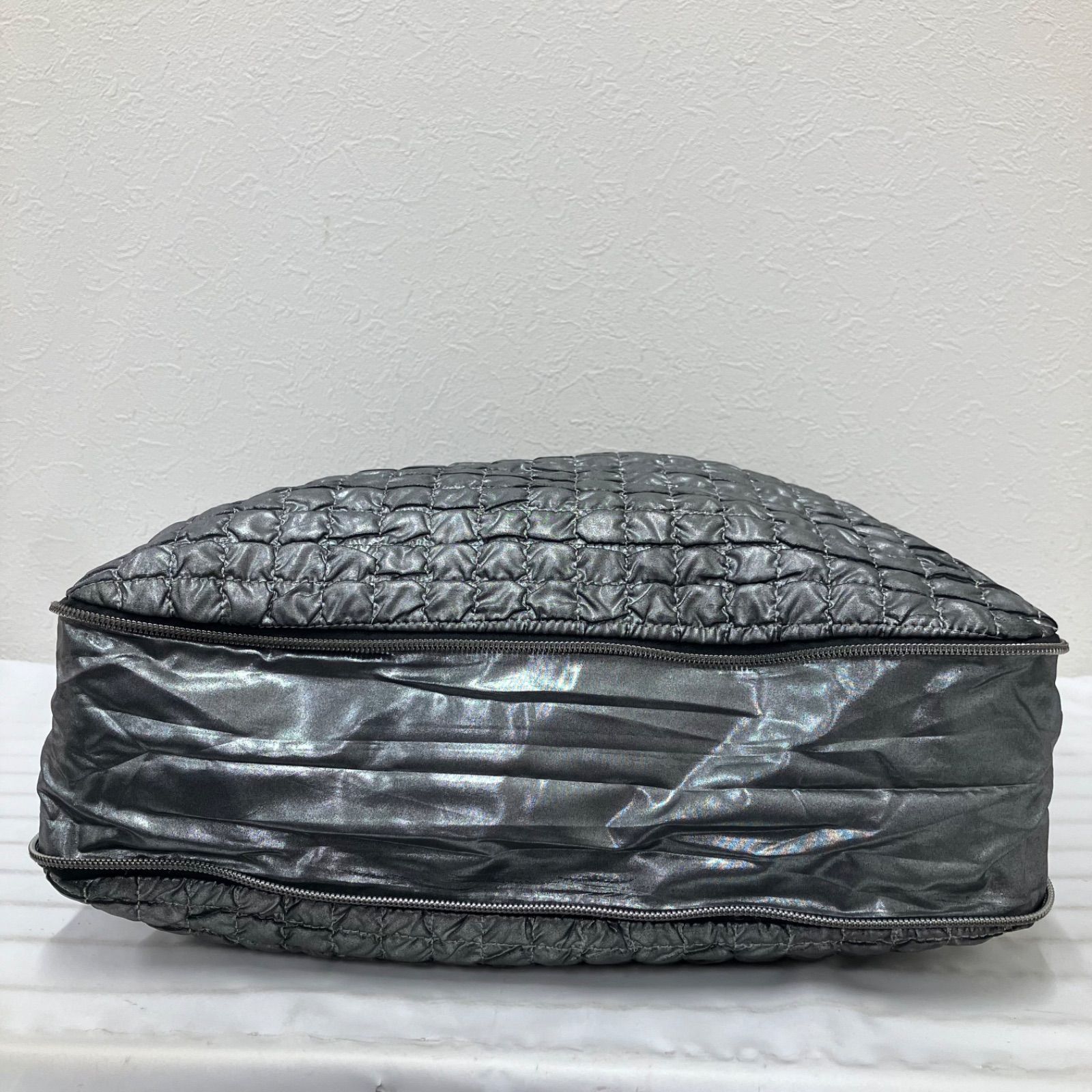 3827 LeSportsac レスポートサック トートバッグ エッセンシャル メタリック シルバー系 ナイロン 軽量 マチ拡張 レディース 3827 LeSportsac レスポートサック トートバッグ エッセンシャル メタリック シルバー系 ナイロン 軽量 マチ拡張 レディース