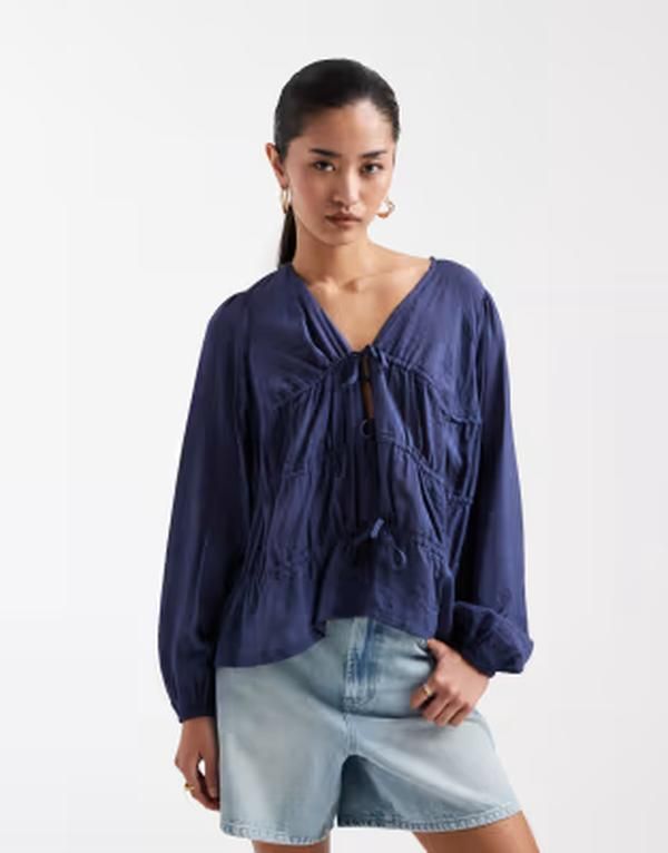 スリードベア レディース トップス シャツ ブラウス Threadbare shirred long sleeve blouse with tie front BLUE ブルー