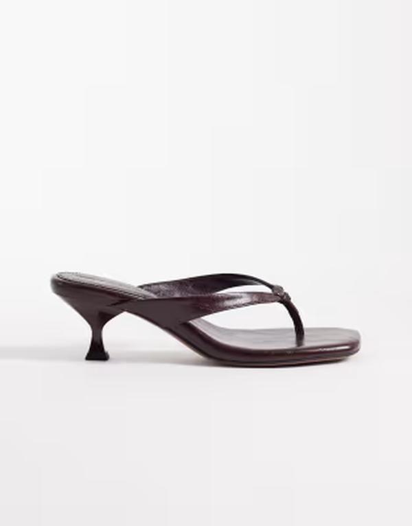 エイソス レディース シューズ サンダル ヒール ASOS DESIGN Havana toe thong kitten heel sandals in chocolate チョコレート