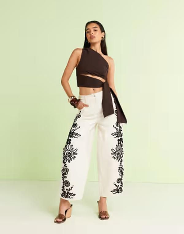 エイソス レディース ボトムス デニムパンツ ASOS DESIGN high waisted barrel jean with cornelli detail in ecru エクリュ