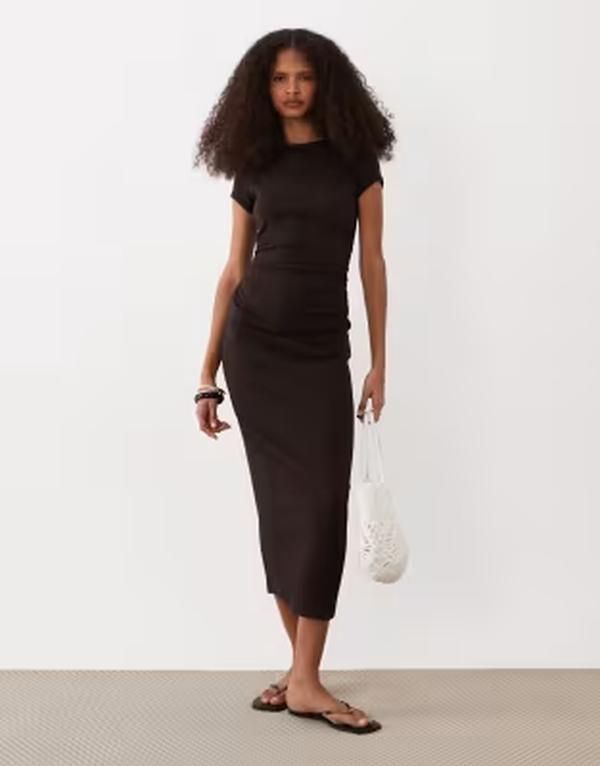 エイソス レディース トップス ワンピース ギャザー リブ ミディ キャップ ASOS DESIGN ribbed cap sleeve ruched midi dress in chocolate チョコレート