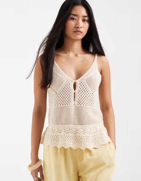 オンリー レディース トップス ベスト ニット ONLY crochet knit peplum top in cream Ecru エクリュ