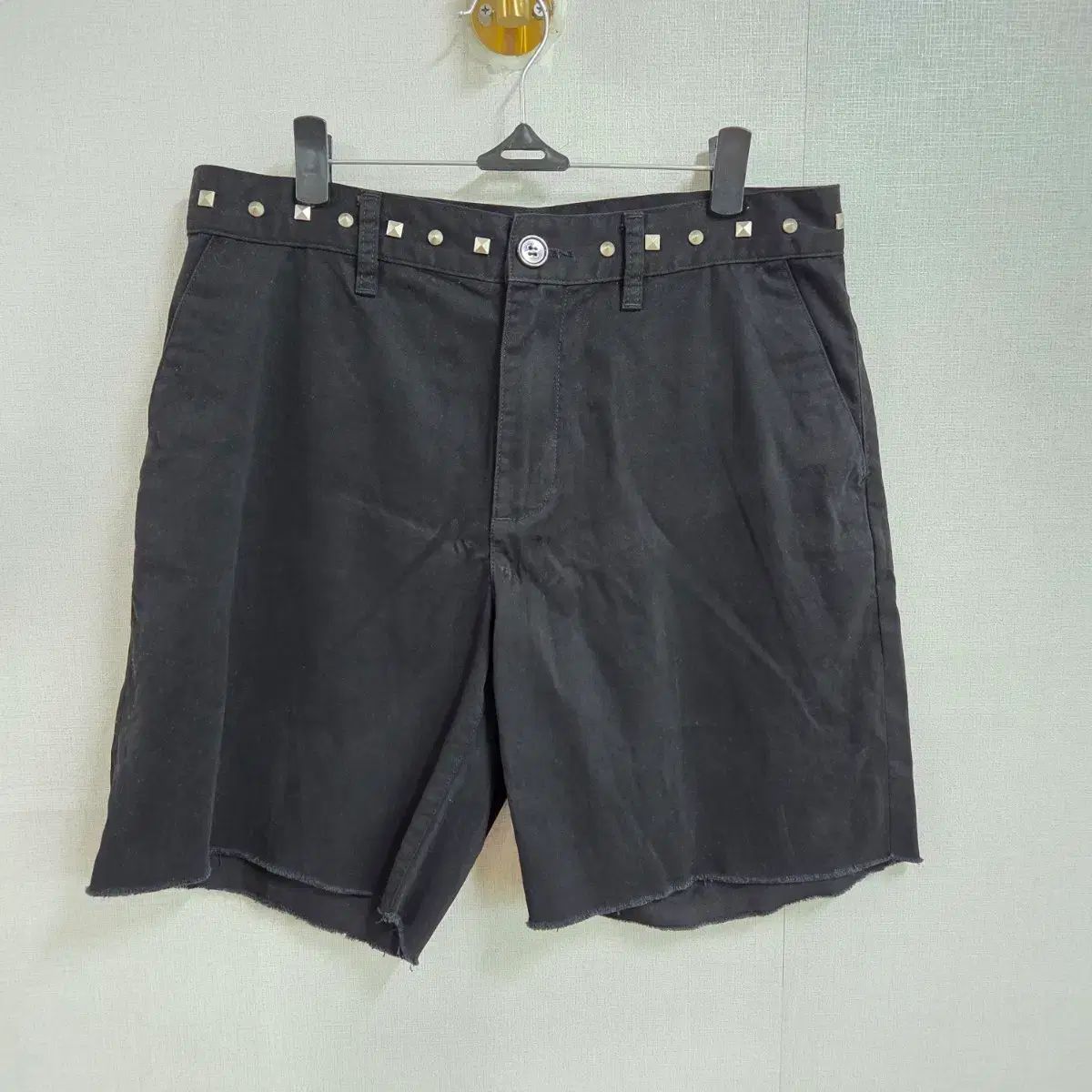 SAINT LAURENT レディース ブラック スタッズ ハーフパンツ 30 JJ1935 6,564円