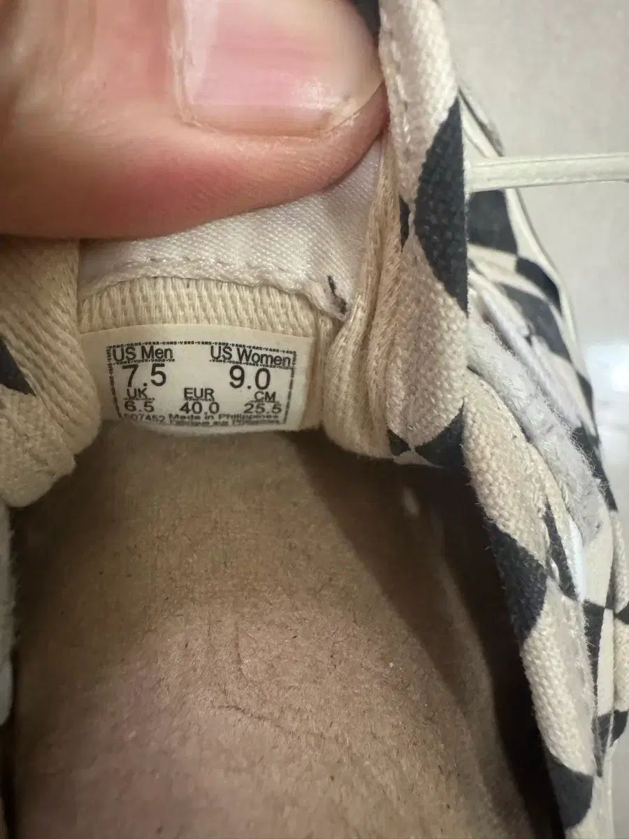 VANS チェッカーボード スニーカー ブラック/白