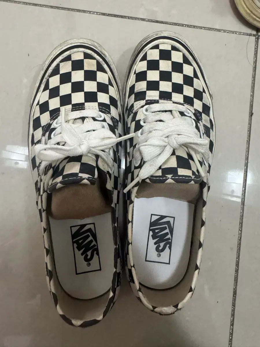 VANS チェッカーボード スニーカー ブラック/白