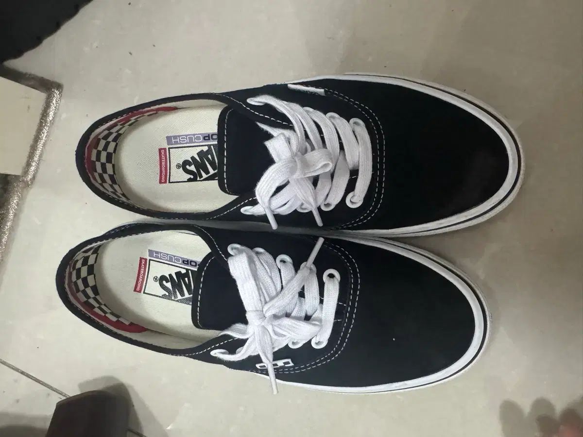 VANS チェッカーボード スニーカー ブラック/白