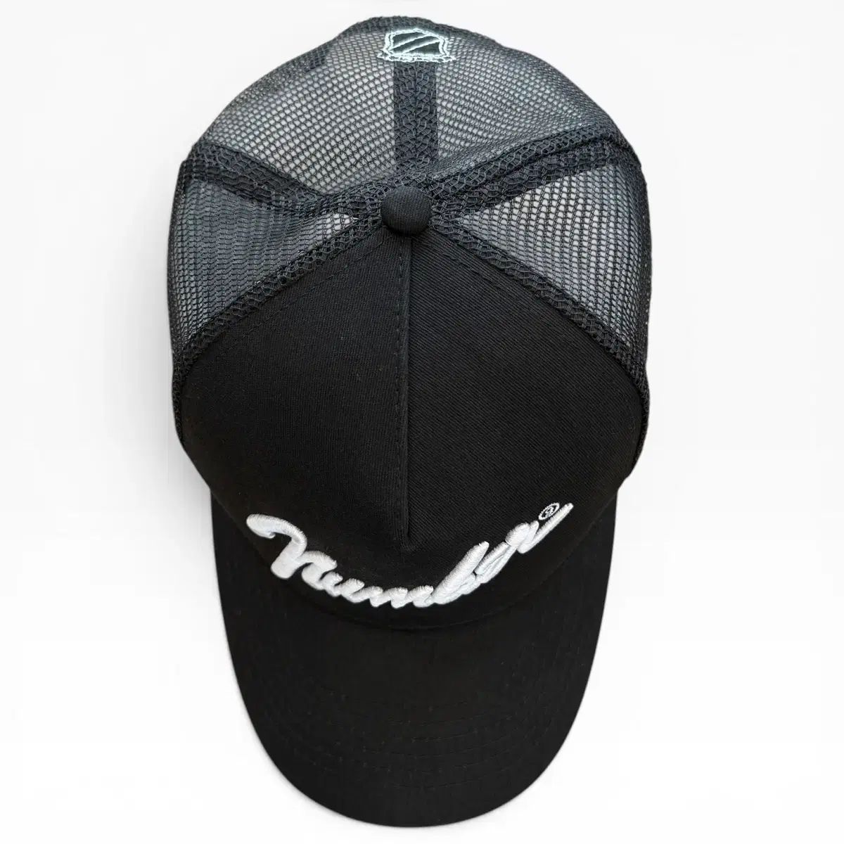 NUMBER(N)INE (ナンバーナイン) x NEW ERA (ニューエラ) 刺繍トラッカーメッシュキャップ Number (N)ine NUMBER(N)INE (ナンバーナイン) x NEW ERA (ニューエラ) 刺繍トラッカーメッシュキャップ Number (N)ine