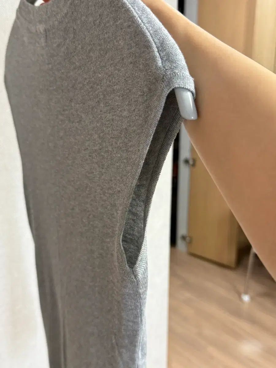 シエSIE アーバン スリーブレス ニット グレー 出品