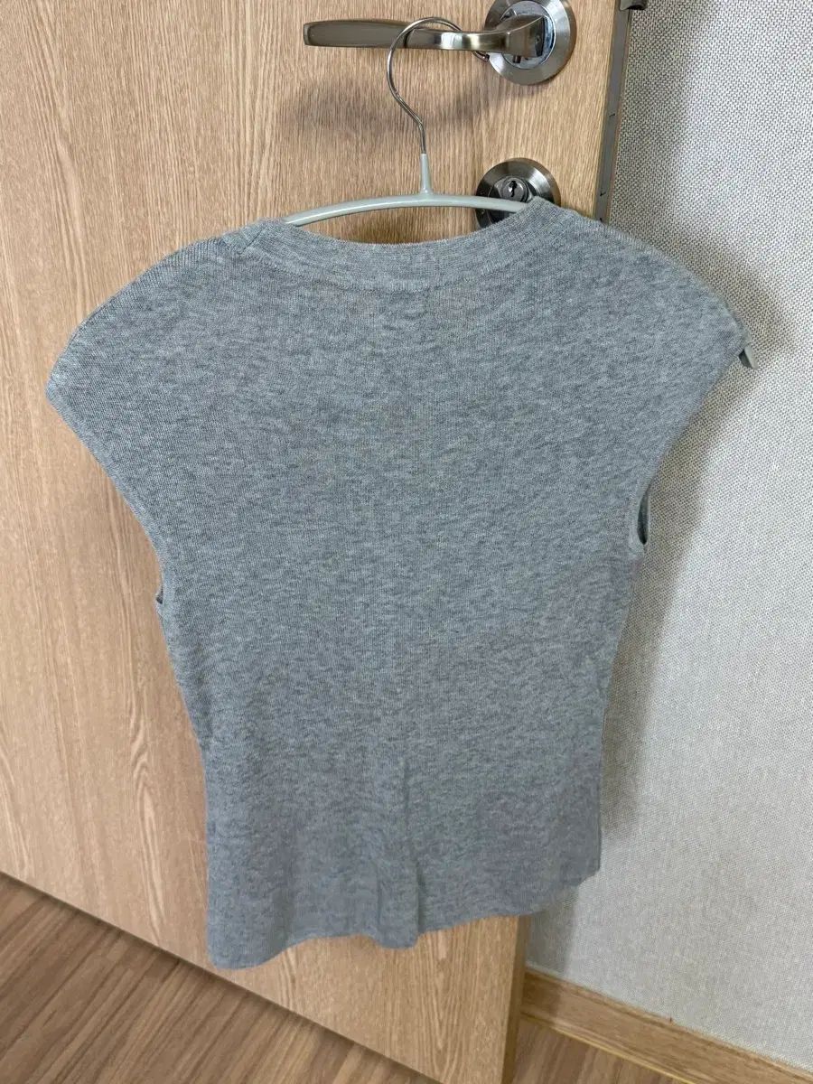 シエSIE アーバン スリーブレス ニット グレー 出品