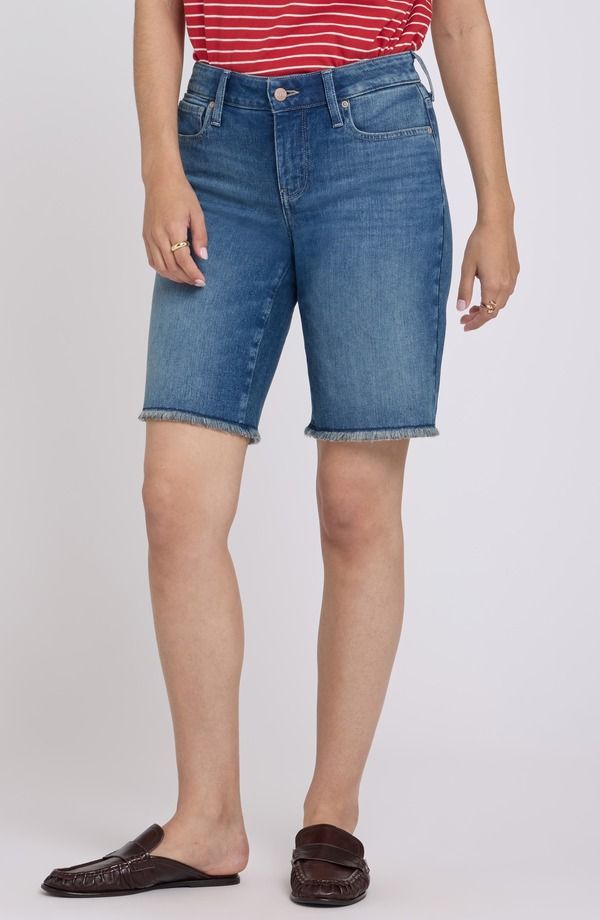エヌワイディージェイ レディース ボトムス デニムパンツ ショートパンツ NYDJ Lilly Frayed Relaxed Long Denim Shorts Breezy Palms デニム