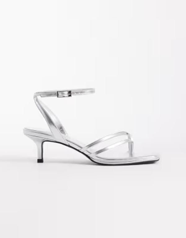 エイソス レディース シューズ サンダル ミニ ヒール ASOS DESIGN Harbour minimal strappy toe thong kitten heel sandalsILVER シルバー