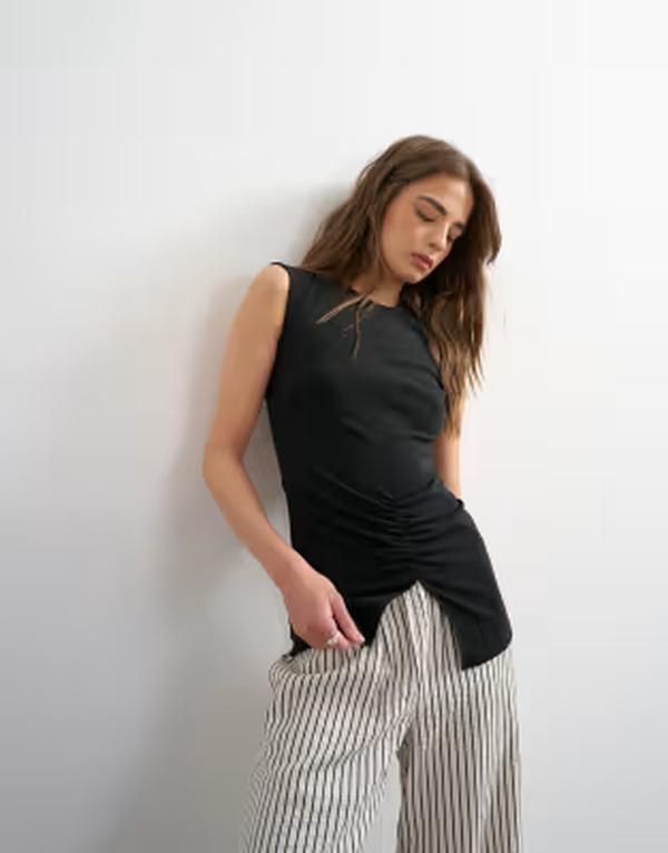 トップショップ レディース トップス タンクトップ ギャザー Topshop clean ruched tank Black ブラック