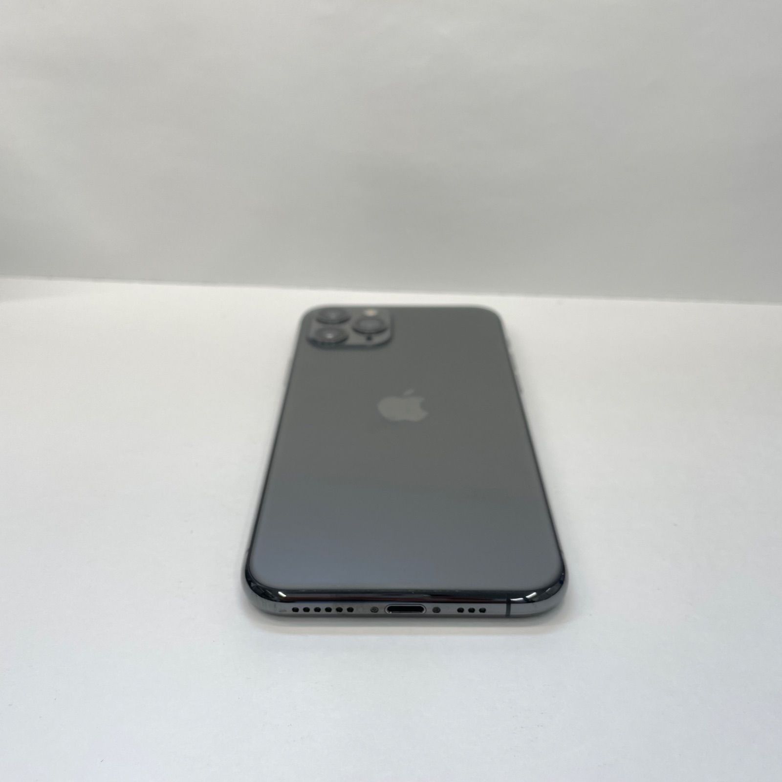 iPhone 11 Pro 256GB SIMフリー バッテリー100% - メルカリ