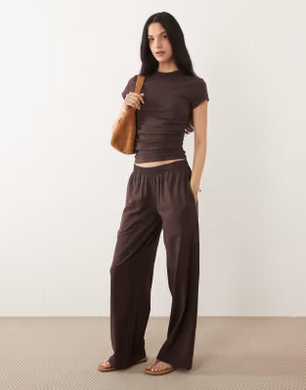 エイソス レディース ボトムス カジュアルパンツ ワイドレッグ ASOS DESIGN wide leg pants in chocolate part of a set Chocolate チョコレート