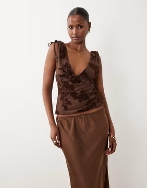 エイソス レディース トップス シャツ フラワー柄 フラワー ASOS DESIGN flocked cami top with picotrim and seam detail in oversized floral 11,665円