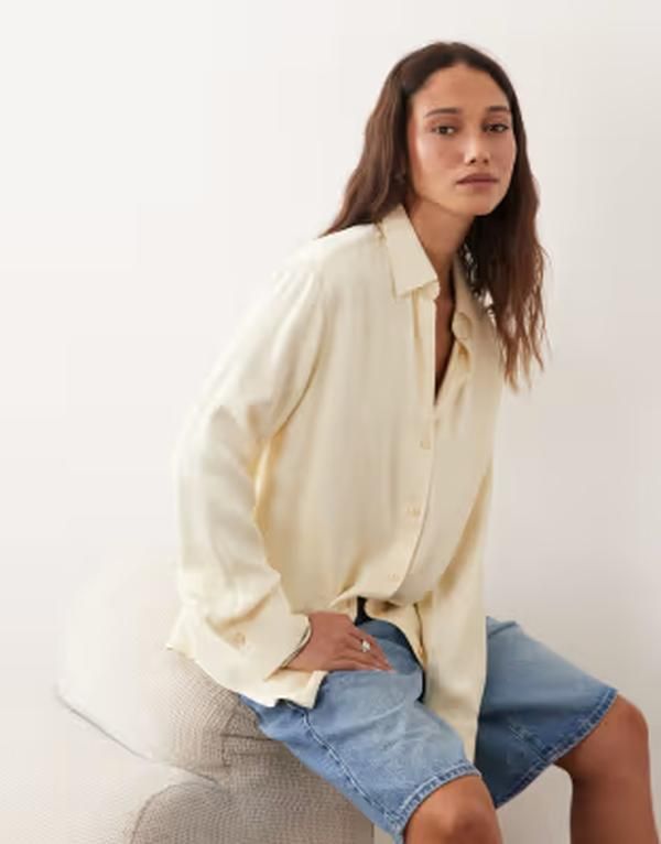 ミスセルフフリッジ レディース トップス シャツ ボタンダウン サテン ダウン Misselfridge oversized button down satin shirt in buttermilk