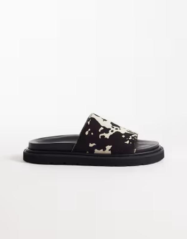 ウォークロンドン レディース シューズ サンダル プリント Walk London Holly slide sandals in cow print Cow print