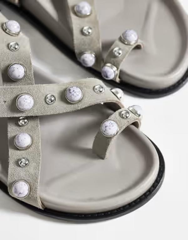 スティーブ マデン レディース シューズ サンダル スエード Steve Madden Linear studded footbed sandals with buckle strap suede Gray Suede グレー