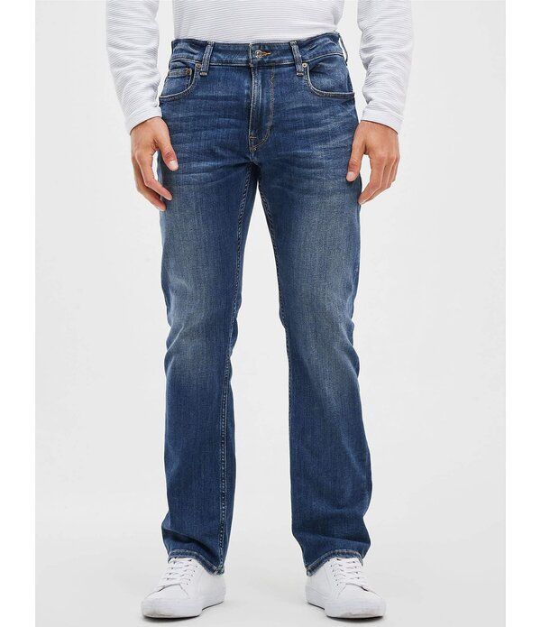 ゲス メンズ ボトムス デニムパンツ レギュラーフィット ストレート ジーンズ Guess Regular Fit Straight Leg Denim Jeans Medium Wash デニム