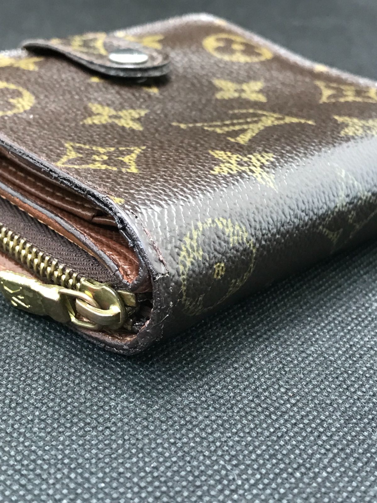 LOUIS VUITTON ルイヴィトン 二つ折り財布 コンパクトジップ