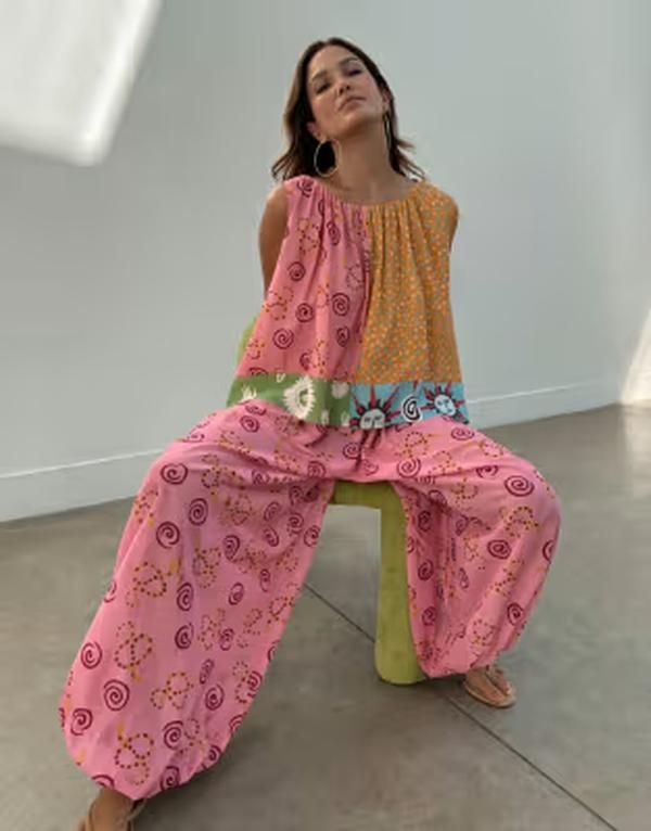 ネバーフリードレスド レディース ボトムス カジュアルパンツ プリント Never Fully Dressed balloon pants in multi print part of a set PINK ピンク