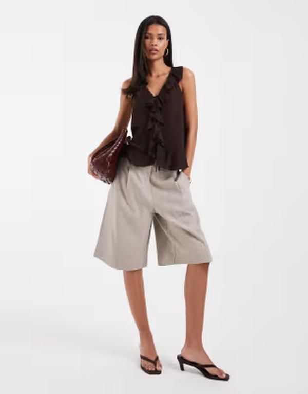 オンリー レディース ボトムス ハーフパンツ・ショーツ ハイウエスト ショートパンツ ONLY high waistailored bermuda shorts in stone WHITE ホワイト