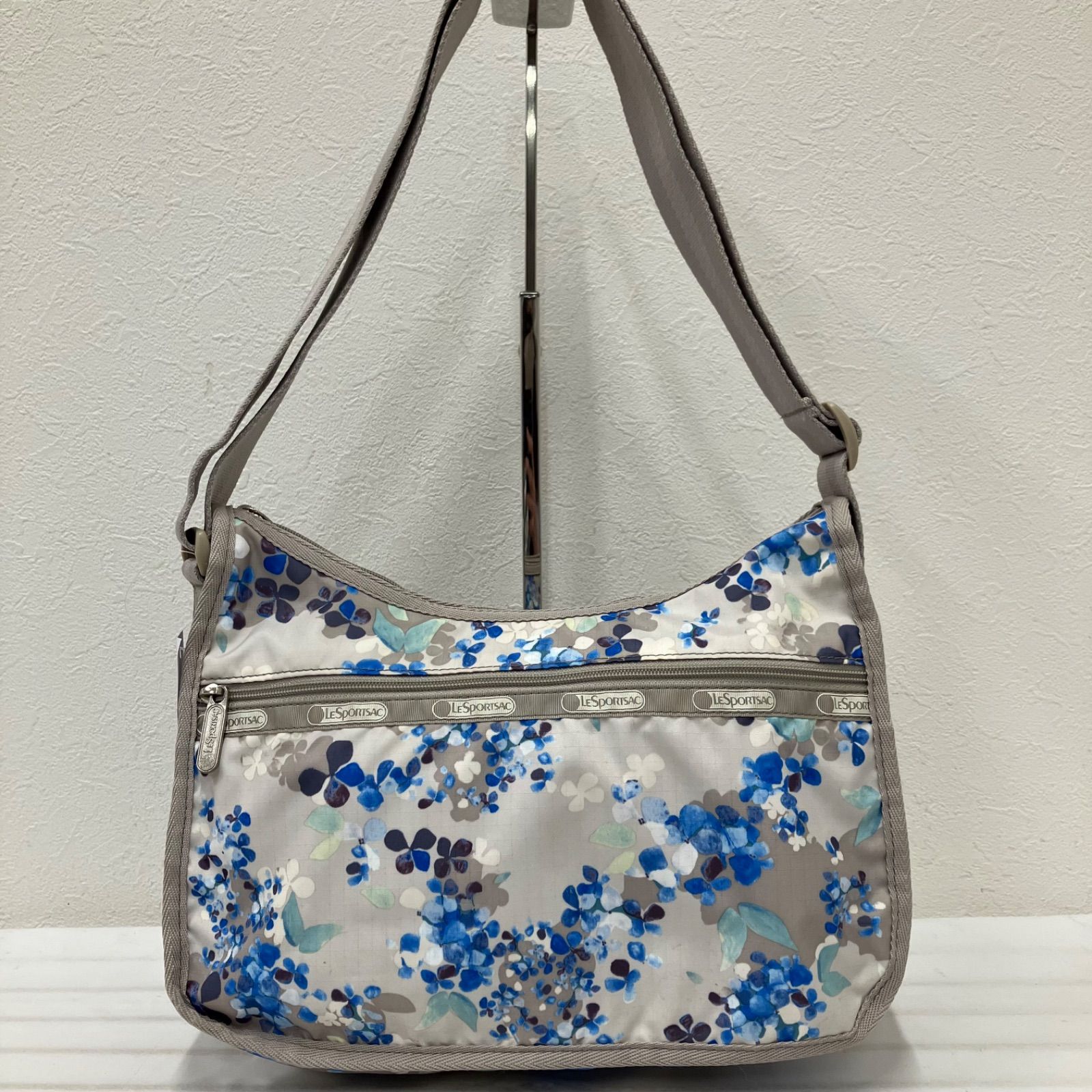 3811 LeSportsac レスポートサック ショルダーバッグ 斜めがけ 紐調節 