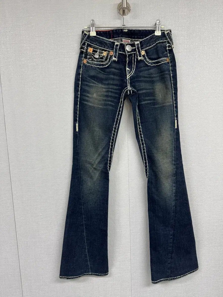 トゥルーレリジョン ブーツカット デニム パンツ 7,623円