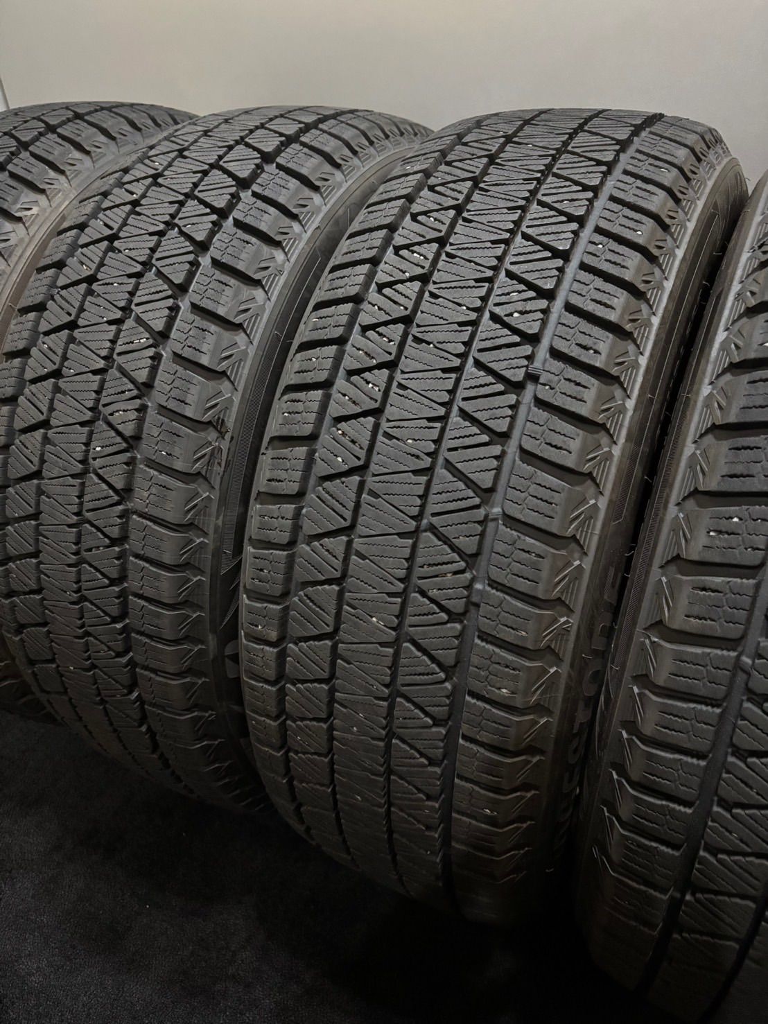 ★225/55R18 BRIDGESTONE/DM-V3 23年製 スタッドレス 4本 ブリヂストン ブリザック デリカ アウトランダー (南9-M337)