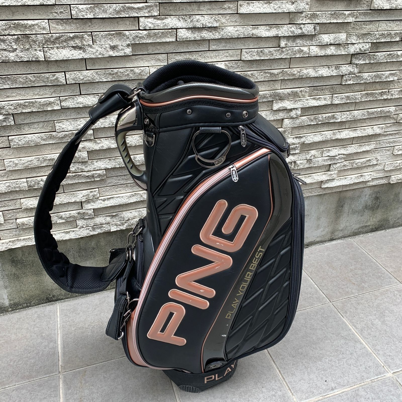 ◆PING キャディバッグ 黒×金系：C000666-001◆