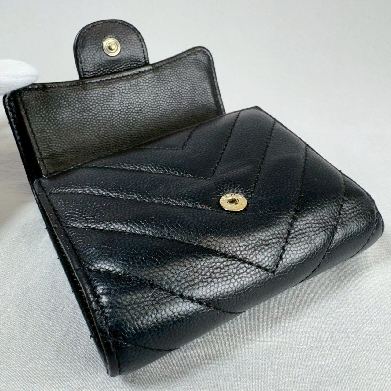 美品・箱付】CHANEL シャネル キャビアスキン コンパクト 三つ折り