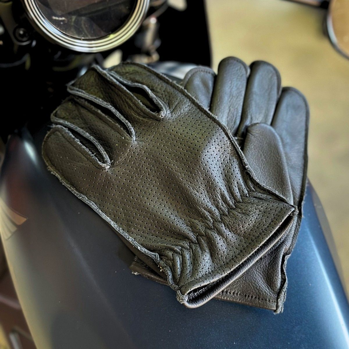 バイクグローブ 革 アメリカン ハーレー 夏用 メッシュ 本革 パンチメッシュ レザーグローブ 春夏 ハーレー アメリカン レブル