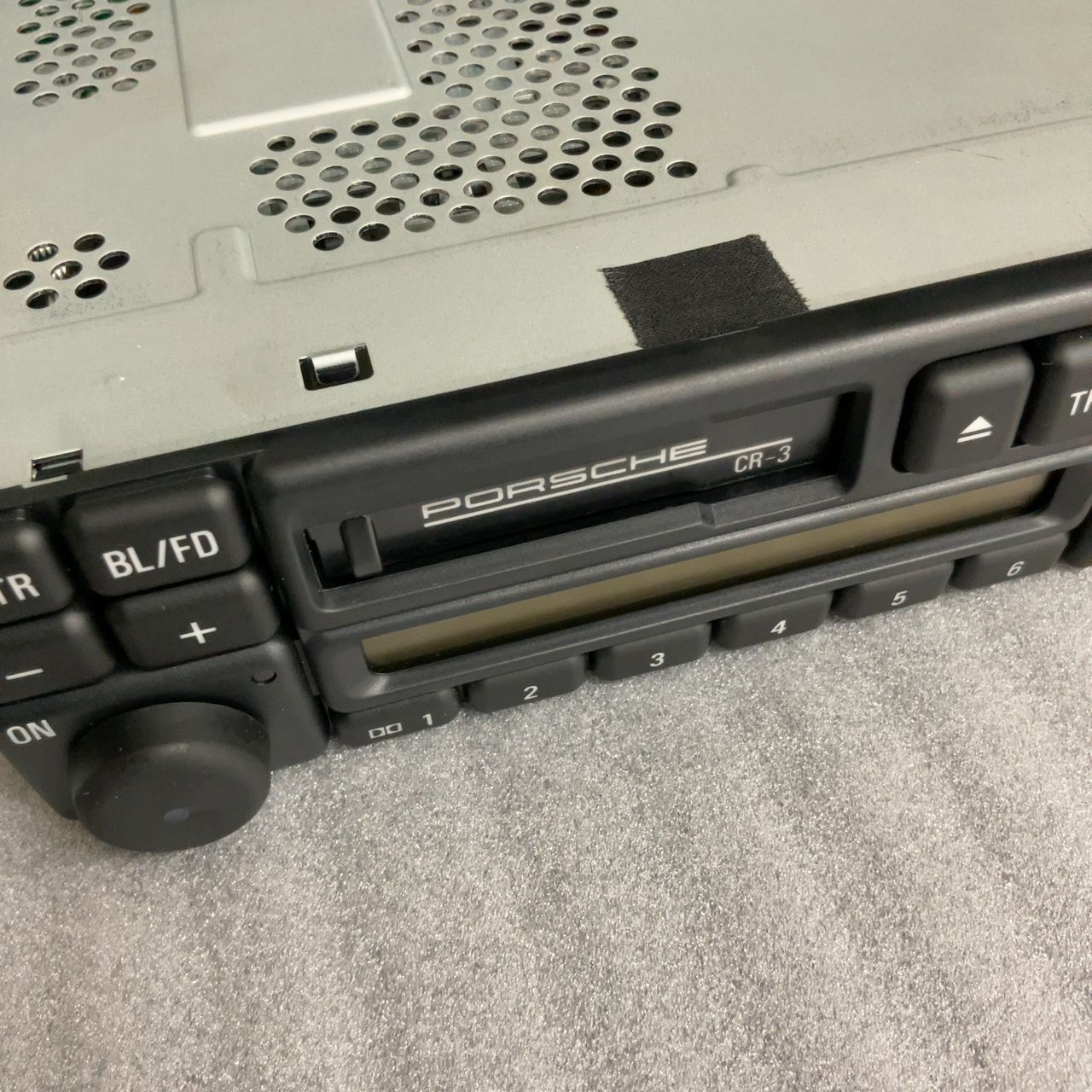 ポルシェ純正 カセットデッキ CR-3 Alpine製 ※未通電 本体のみ 【中古