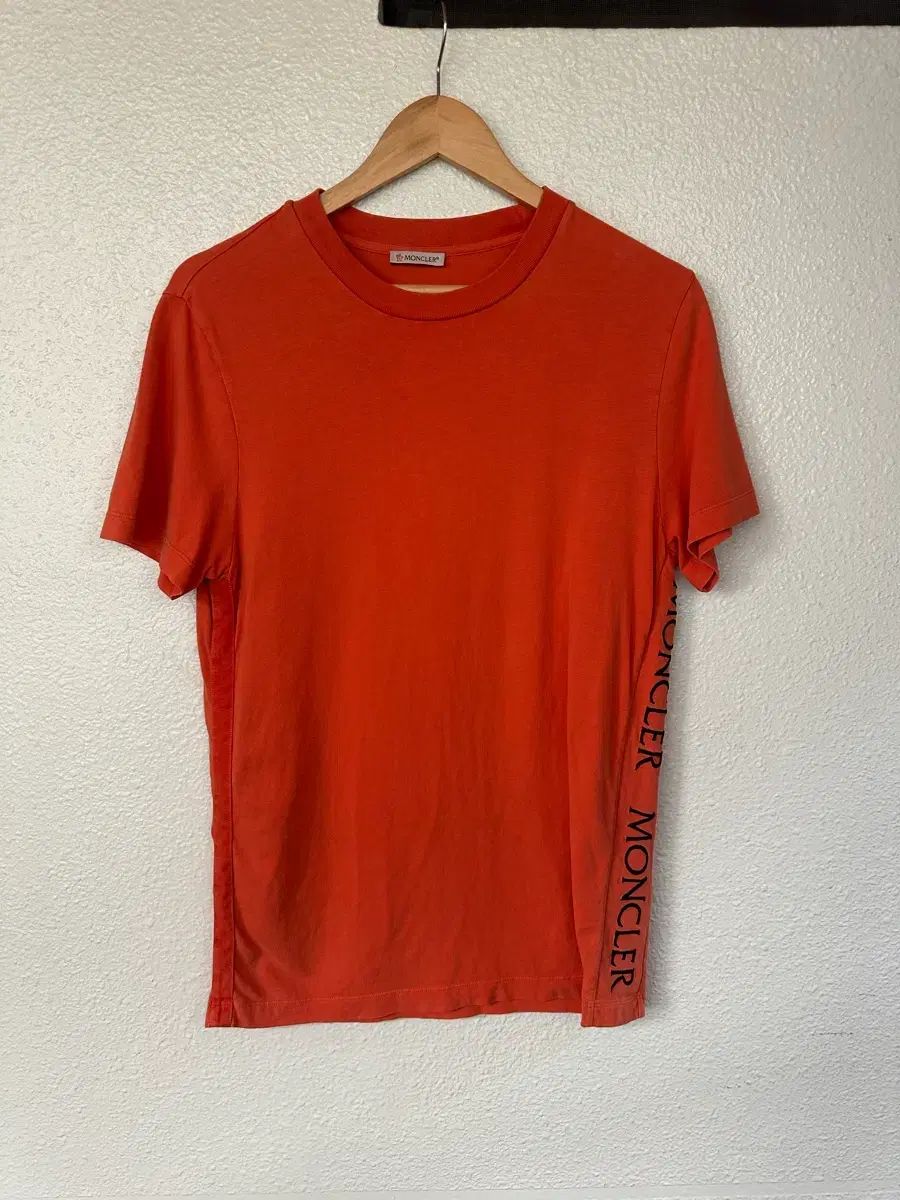(正規品)MONCLER(モンクレール) オレンジ ロゴ 半袖Tシャツ S(95-100)