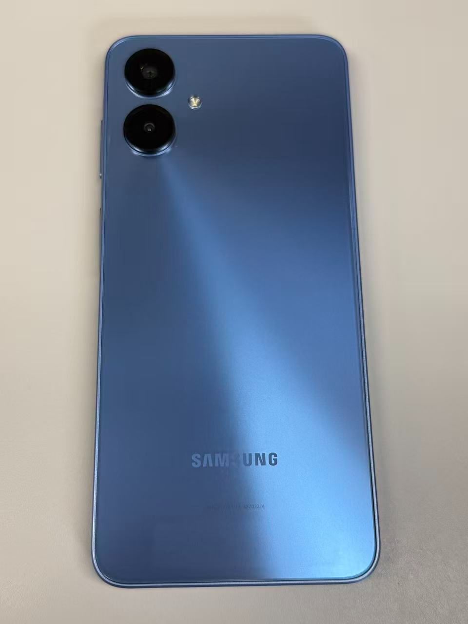 美品 SIMフリーau Galaxy A25 5G SCG33 ブルー - メルカリ