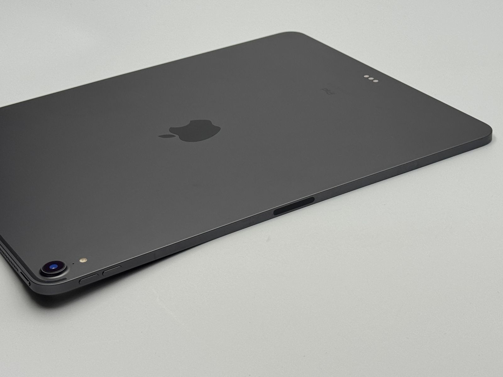 iPad Pro 12.9 第3世代 512GB 中古B スペースグレイ Wi-Fi - メルカリ