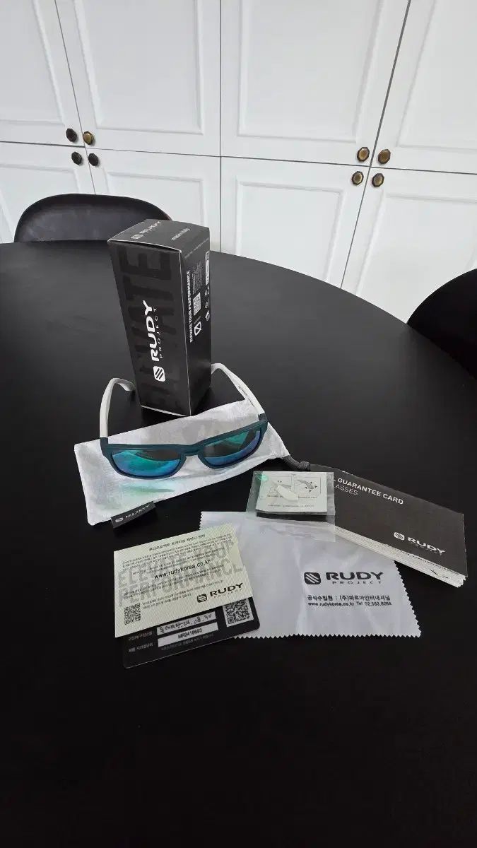ヴァレンティノ ルディー プロジェクト スピン エア 57 ハンター グリーン マット サングラス 17,613円