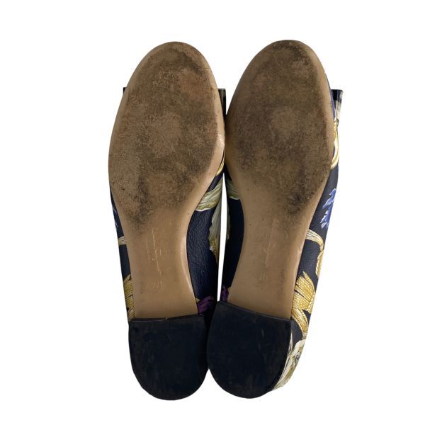 ○ サルヴァトーレフェラガモ Ferragamo ヴァリナ フラットシューズ