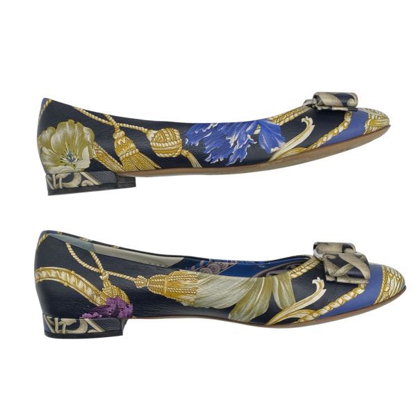 フェラガモ ヴァラ　リボン　パンプス　フラット　7 ○ サルヴァトーレフェラガモ Ferragamo ヴァリナ フラットシューズ