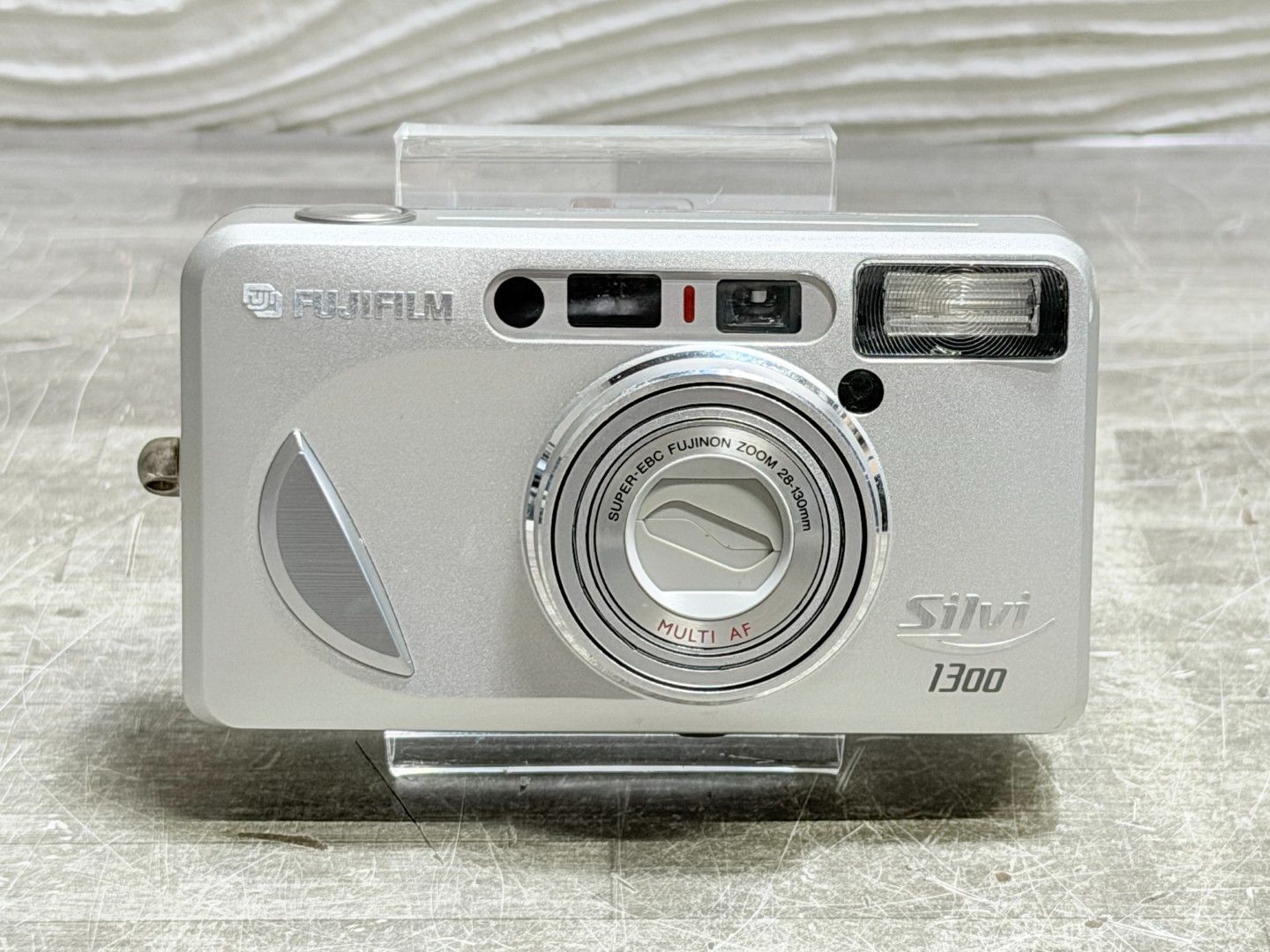 FUJIFILM Silvi 1300 28mm-130mm Fujifilm Compact Film Camera Shutter/Flash OK Operation Confirmed 120526