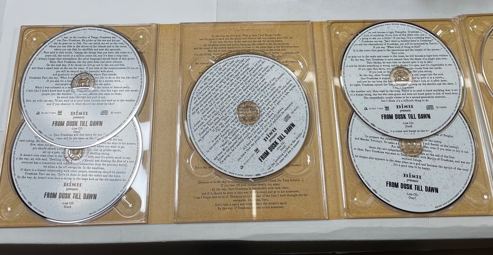 A3316・BiSH presents FROM DUSK TiLL DAWN 豪華盤 ※パスステッカー、ワイドチェキ欠品 A3316・BiSH presents FROM DUSK TiLL DAWN 豪華盤 ※パスステッカー、ワイドチェキ欠品