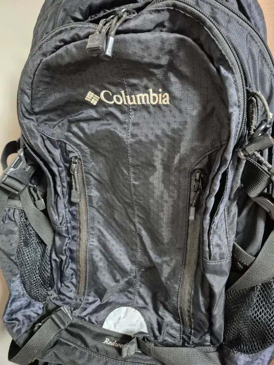 Columbia 正規品 レッドウッド 登山リュック 32L 出品
